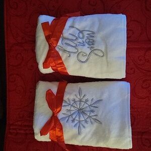 QUERA 2pk Holiday Snow HandTowels 100%cotton White Silver embroidery 14x30" New…